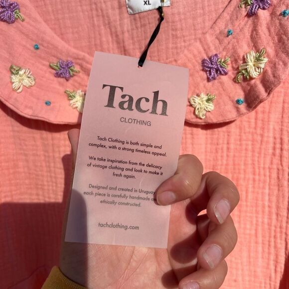 TACH Larina Embroidered Linen Top NWT - Picture 8 of 15